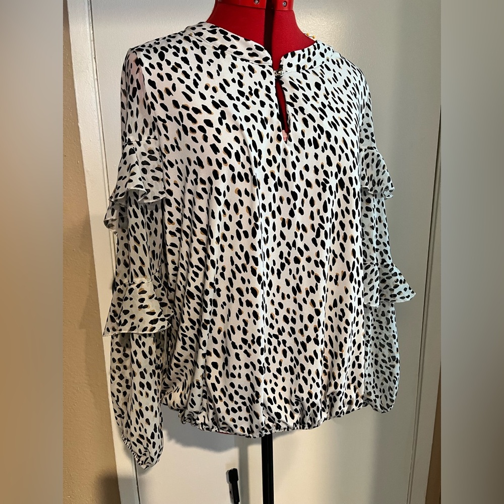 Black and white long sleeve ruffle top